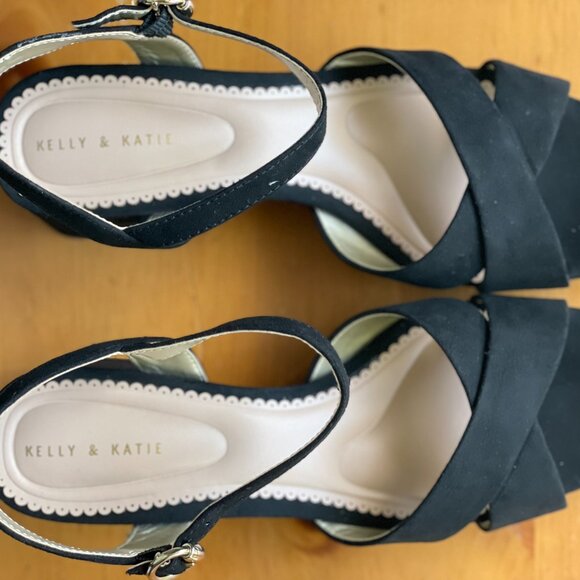 Kelly & Katie Liliena Sz 9 Black Microsuede Platform Sandal (Worn once) - Picture 10 of 16